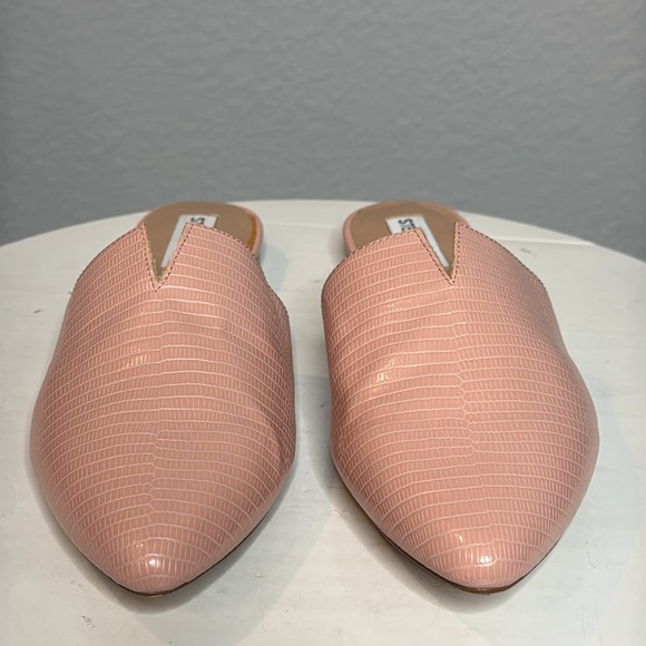 STEVE MADDEN ALLY SNAKE EMBOSSED POINTED TOE BLUSH PINK SLIP ON MULES **NWT** - Picture 3 of 12